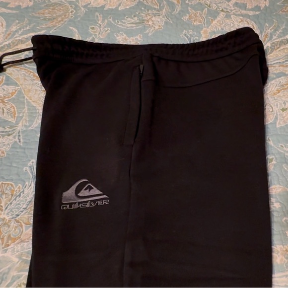 Quiksilver Men’s Black Jogger Pants, medium, hip zipper pockets, NWT - Picture 5 of 7